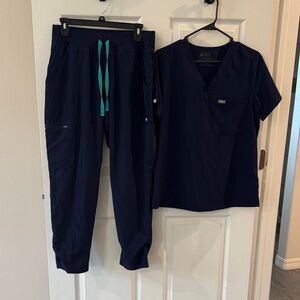 Women's Figs Navy Scrub Set. Fionx style